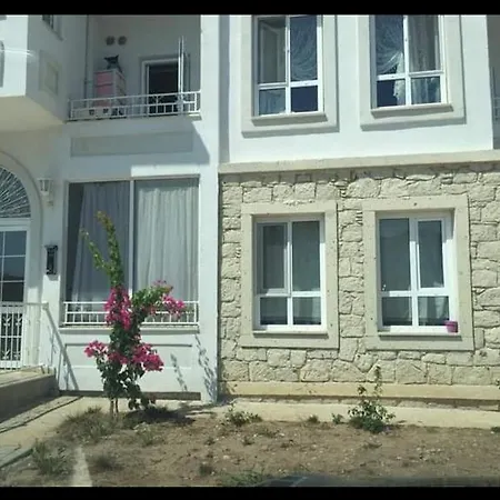Alacati Tokii 2+1 7kisilik Kapasite Lägenhet